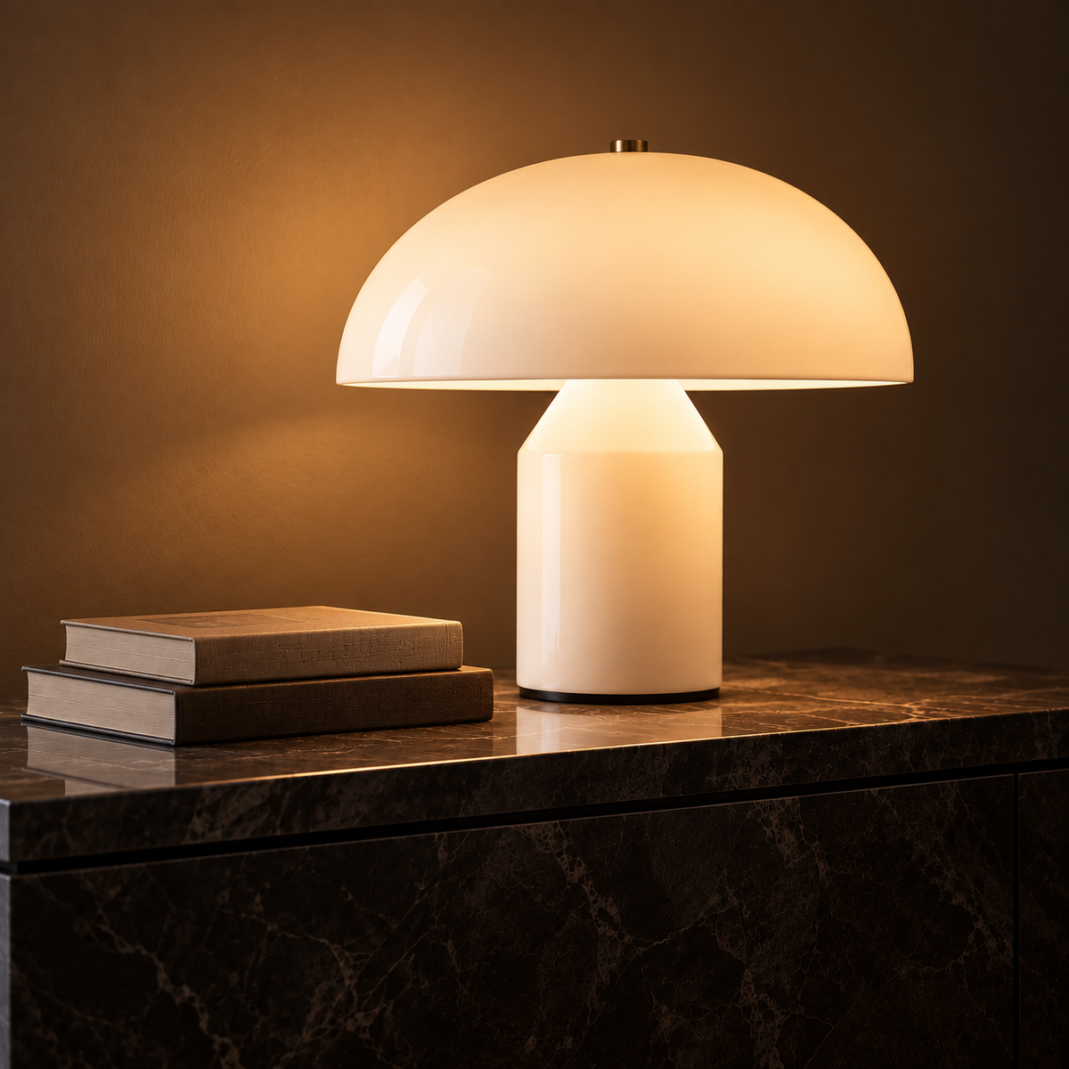 Lampe à poser design dans un intérieur chaleureux